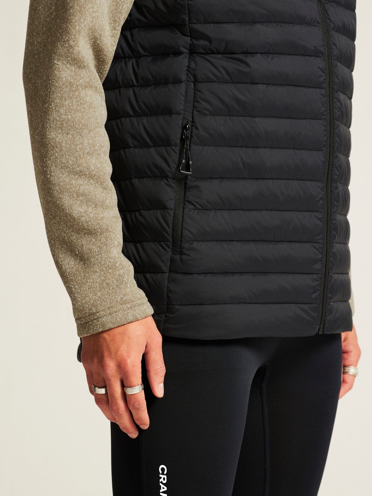 Men's ADV Explore Light Down Vest - Black - Image 4