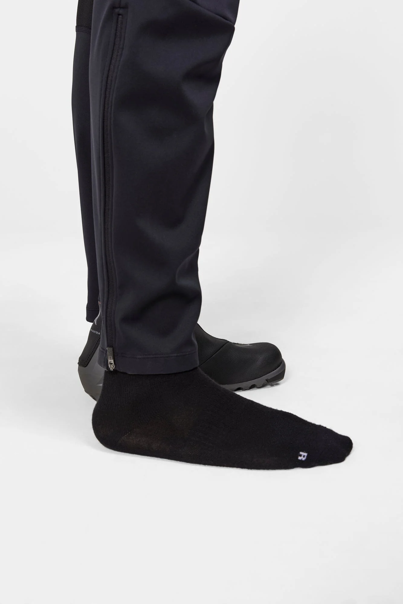 Men's Core Essence Nordic Pants - Black - Image 4