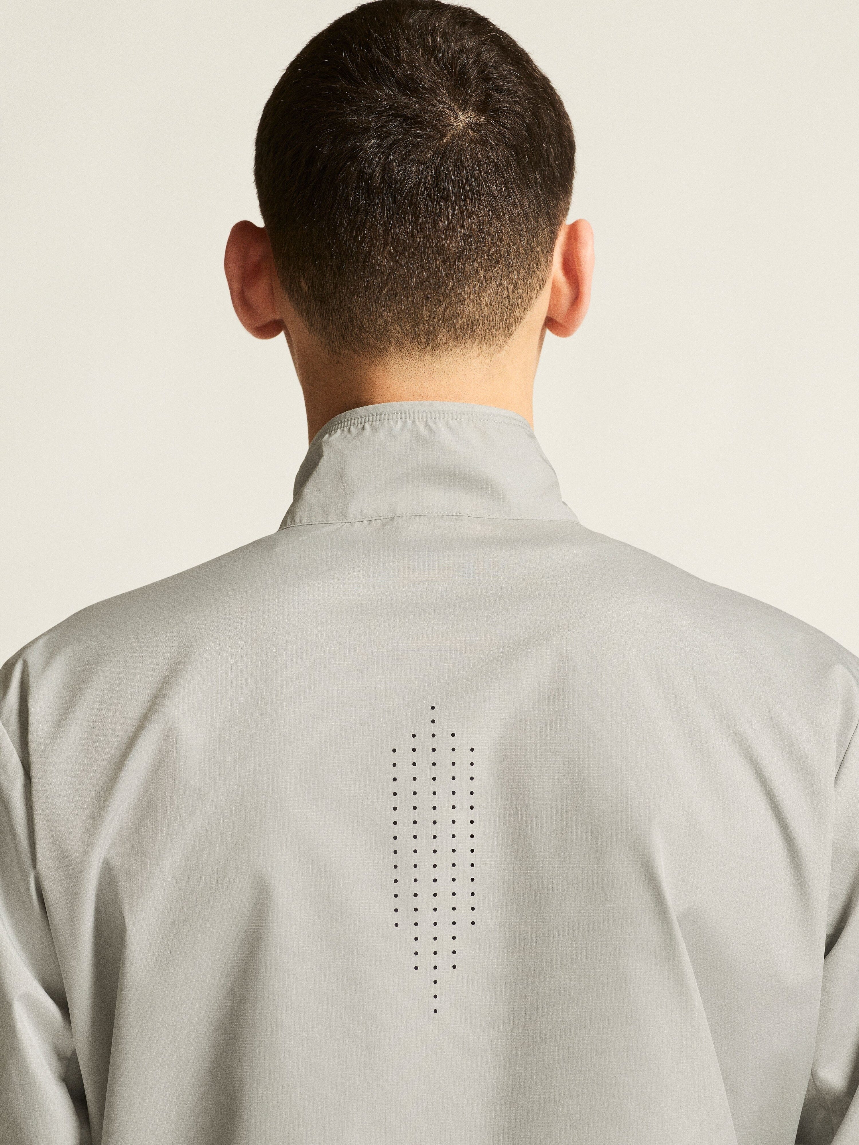 Men's Essence Wind Jacket 2 - Cloud - Image 4