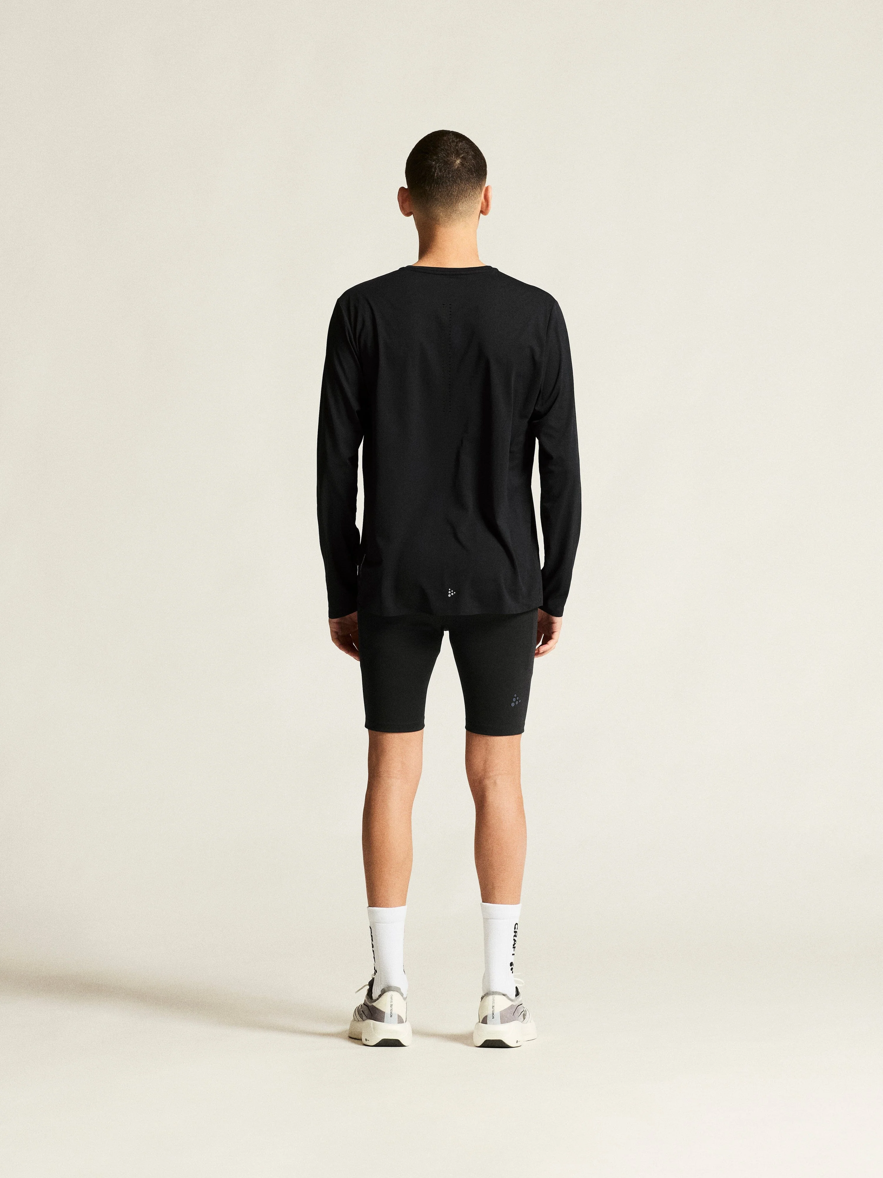 Men's Hypervent Longsleeve - Black - Image 6
