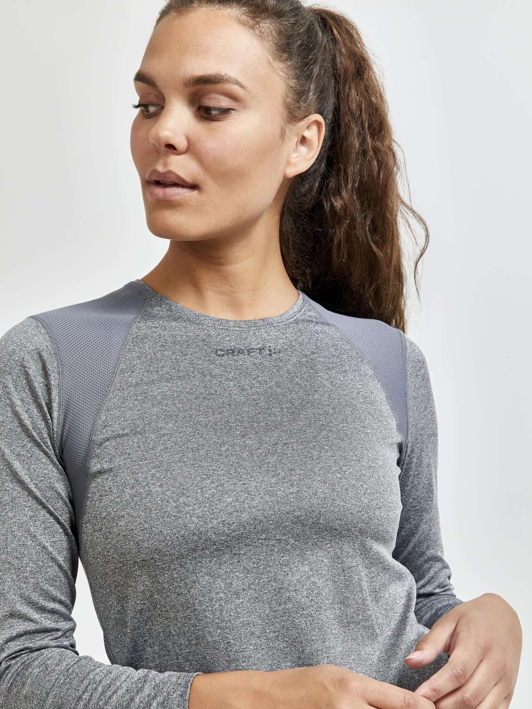 Women's ADV Essence Longsleeve Training Tee - Dk Grey Melange - Image 3