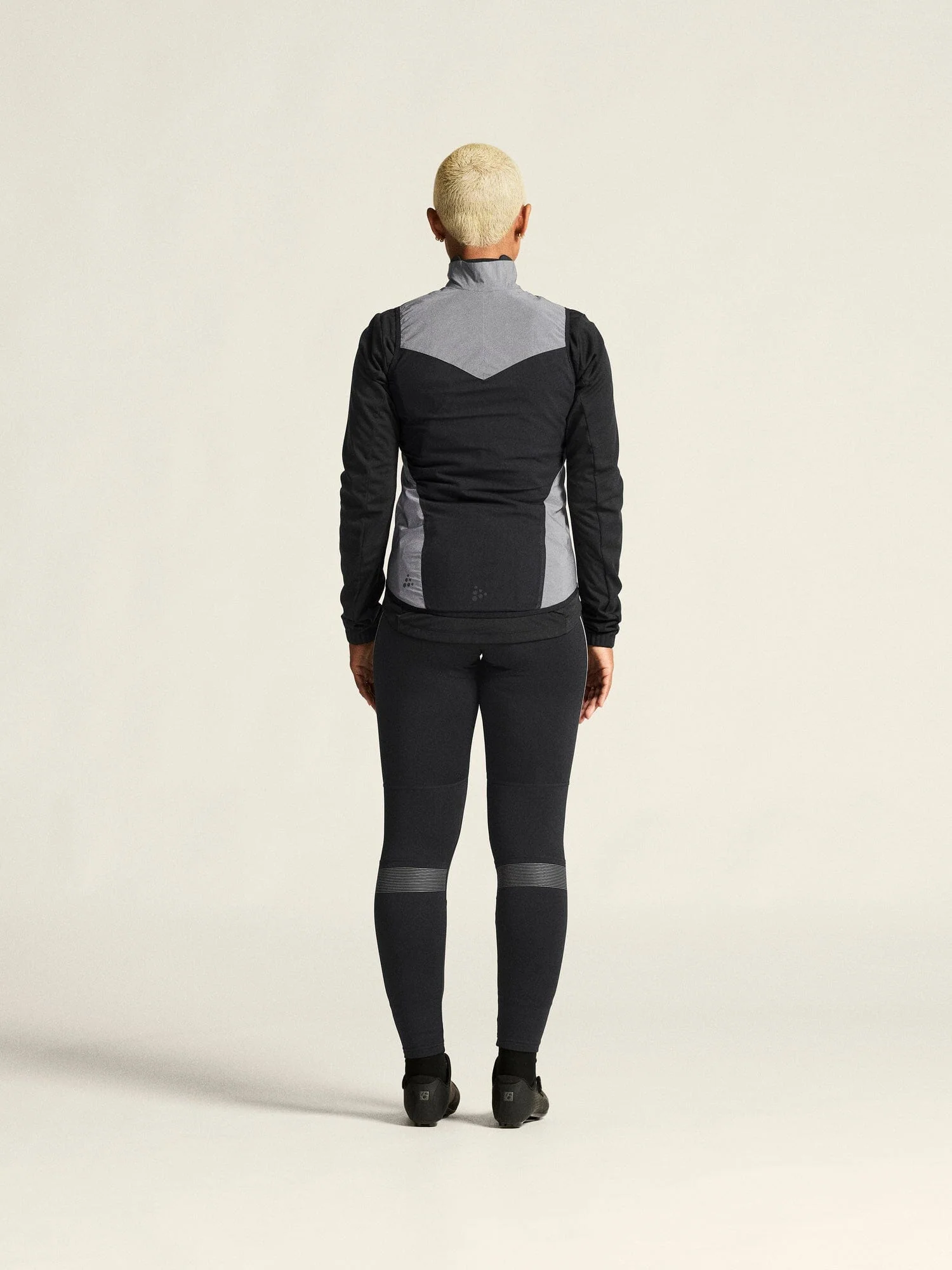 Women's Adv Essence Lumen Wind Vest - Silver Reflective/Black - Image 6