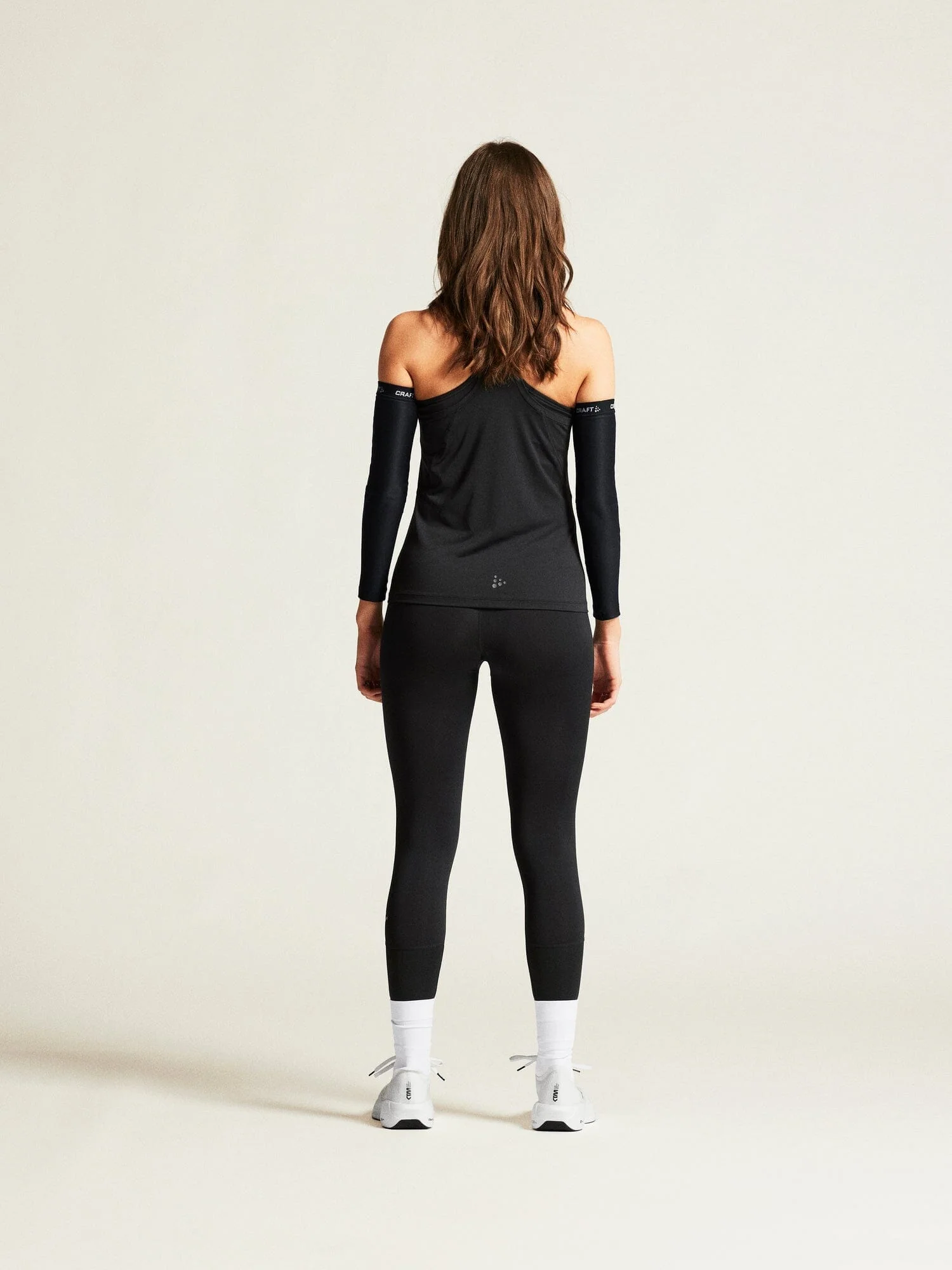 Women's Adv Essence Singlet 2 - Black - Image 5