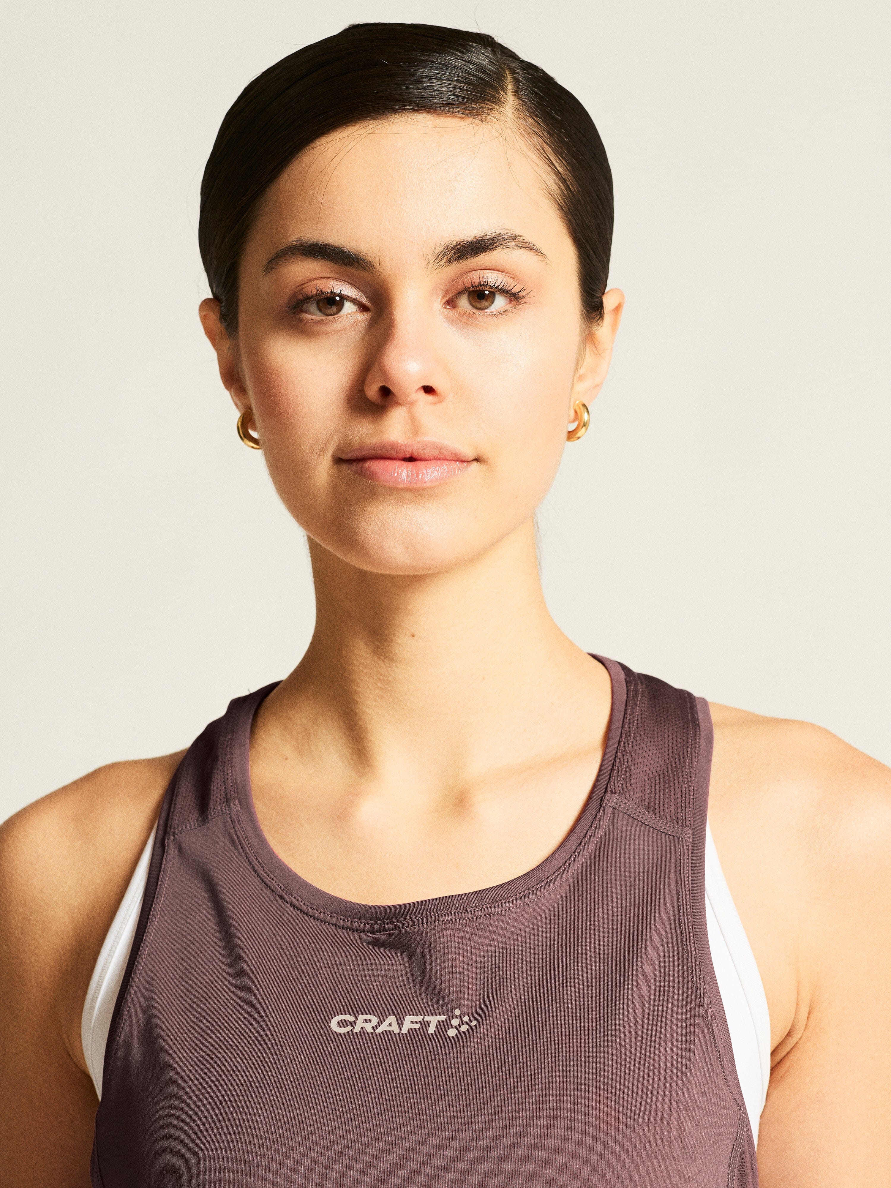 Women's Adv Essence Singlet 2 - Flint - Image 3