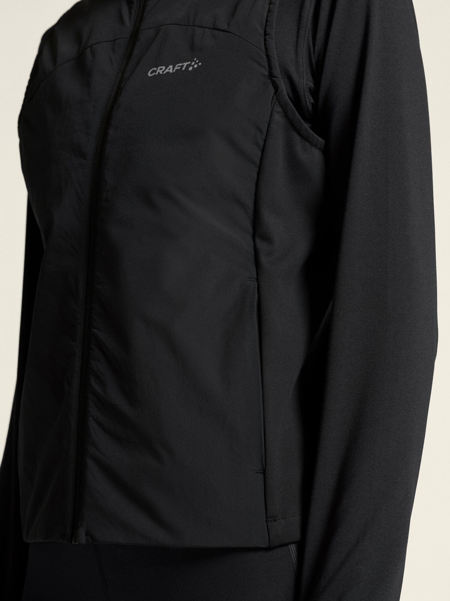 Women's ADV Essence Warm Running Vest 2 - Black - Image 4