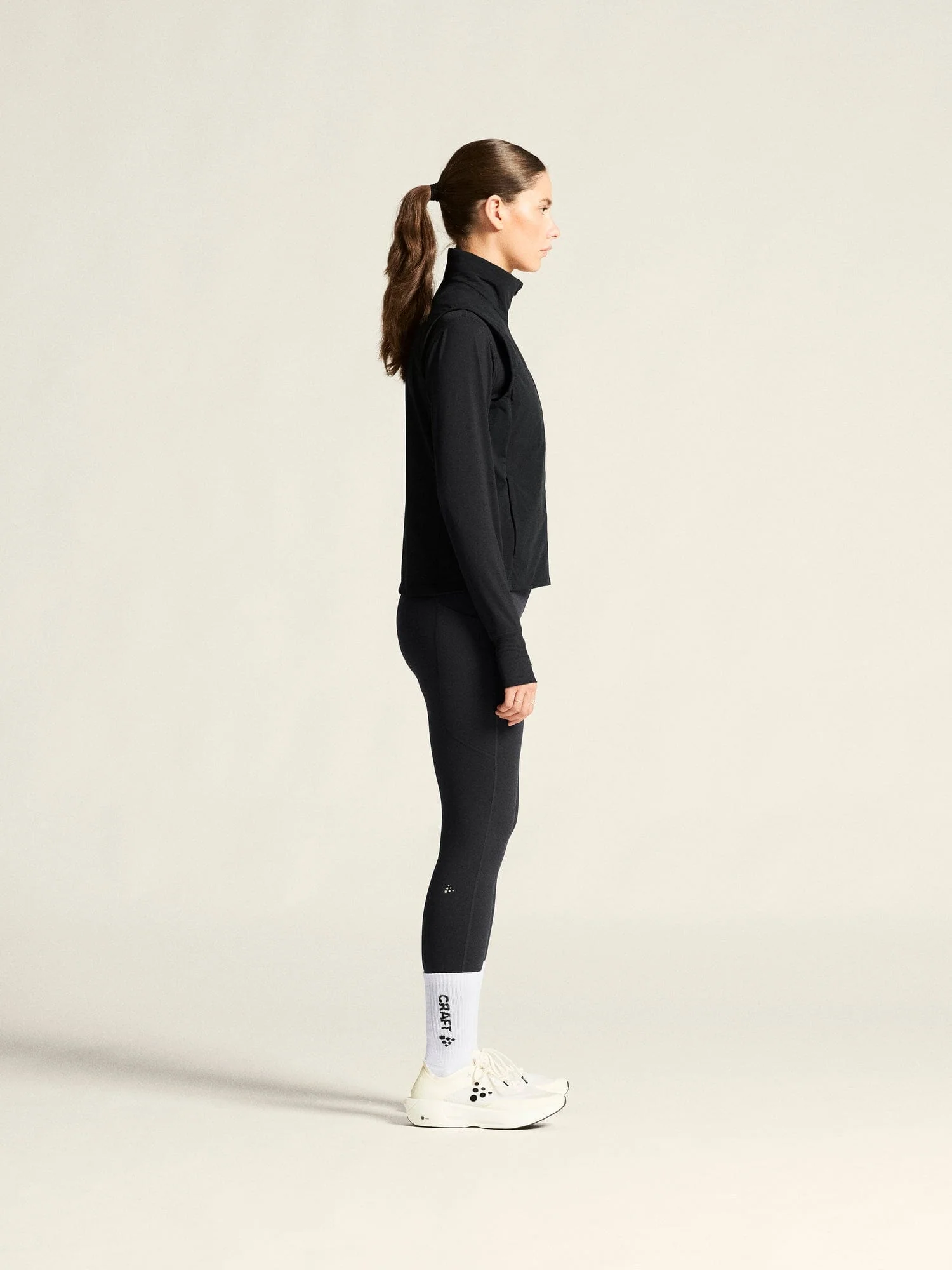 Women's ADV Essence Warm Running Vest 2 - Black - Image 6