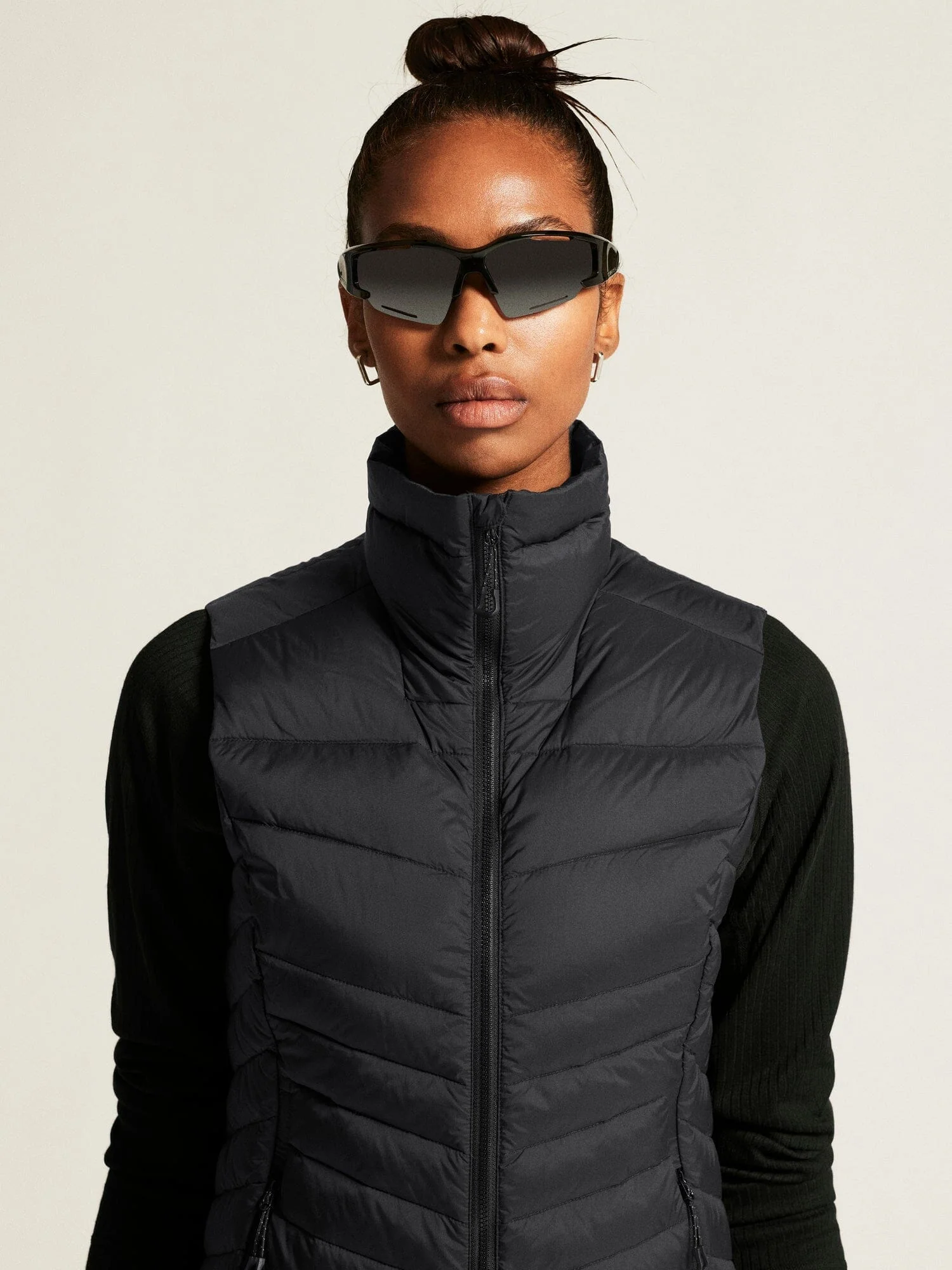 Women's ADV Explore Light Down Vest - Black - Image 3