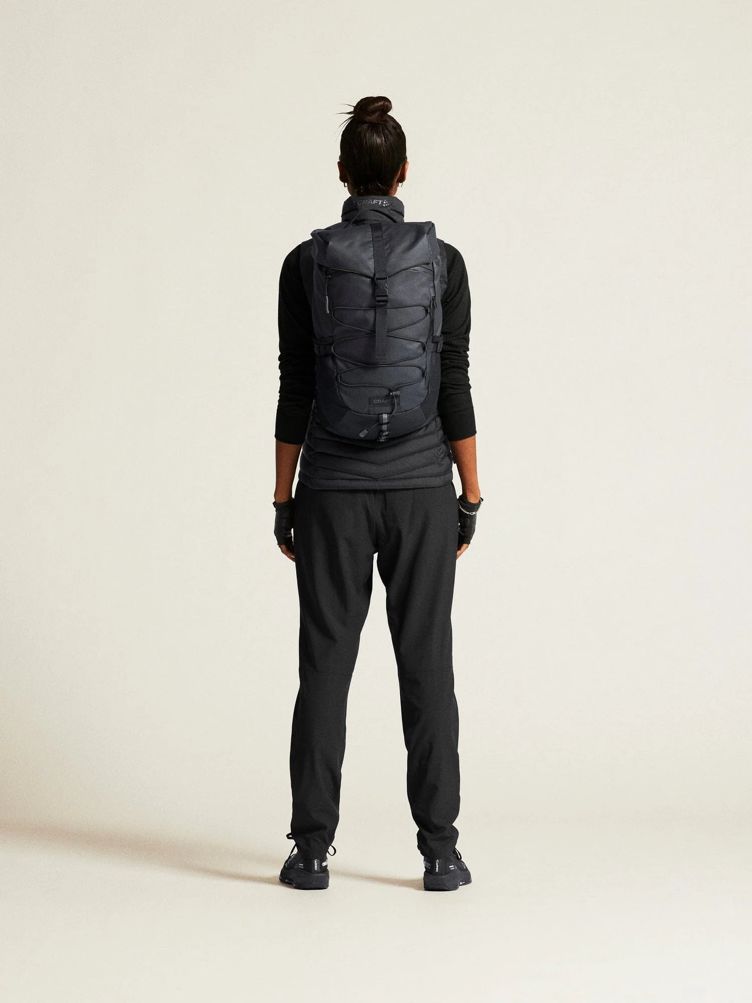 Women's ADV Explore Light Down Vest - Black - Image 7