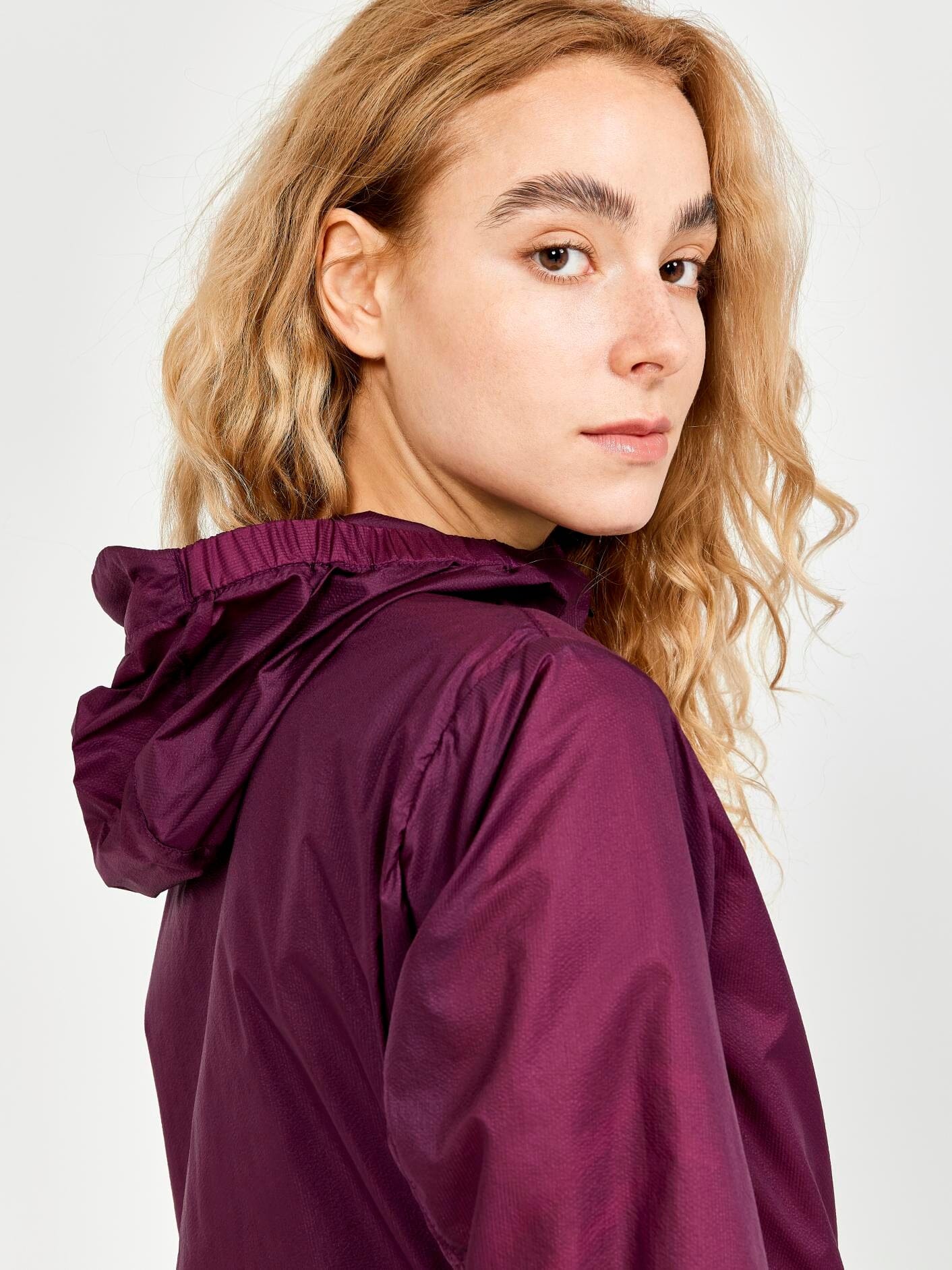 Women's ADV Gravel Wind Jacket - BURGUNDY-CRESS - Image 3