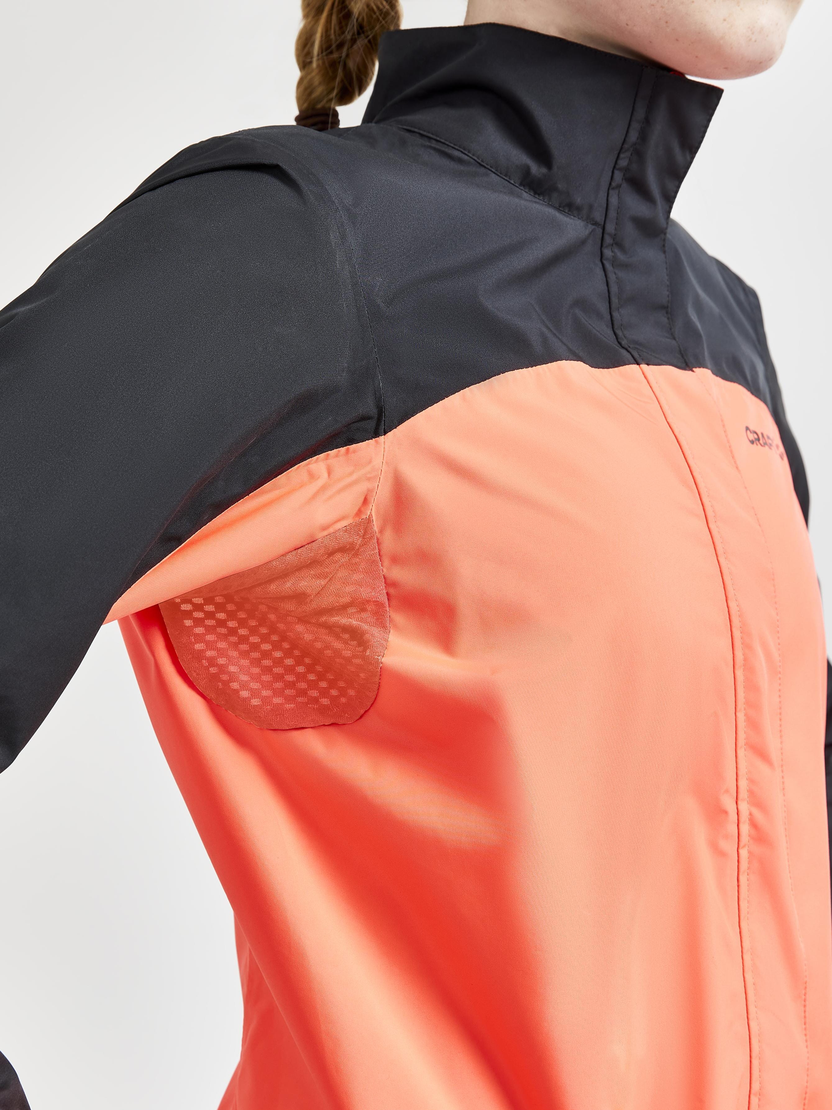 Women's Core Endur Hydro Cycling Jacket - BLACK/SHOCK - Image 4