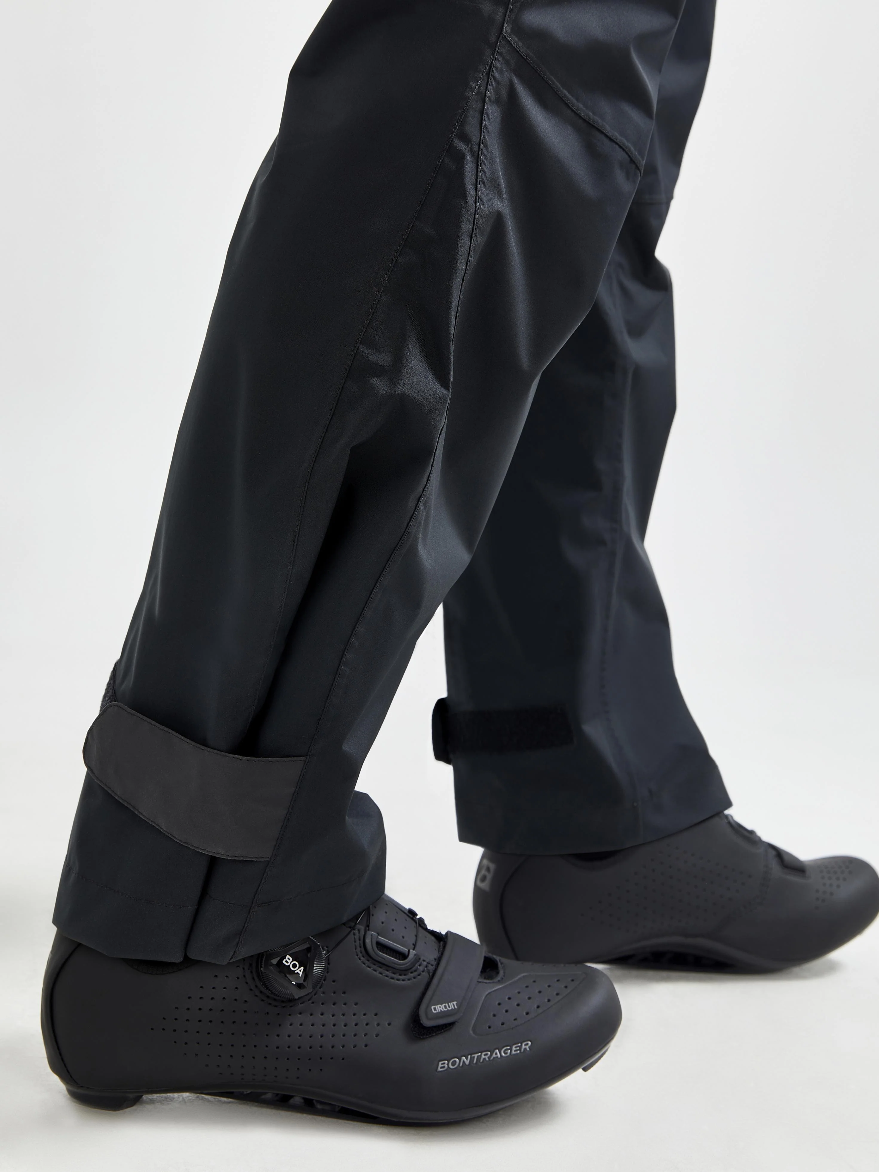 Women's Core Endur Hydro Cycling Pants - Black - Image 3