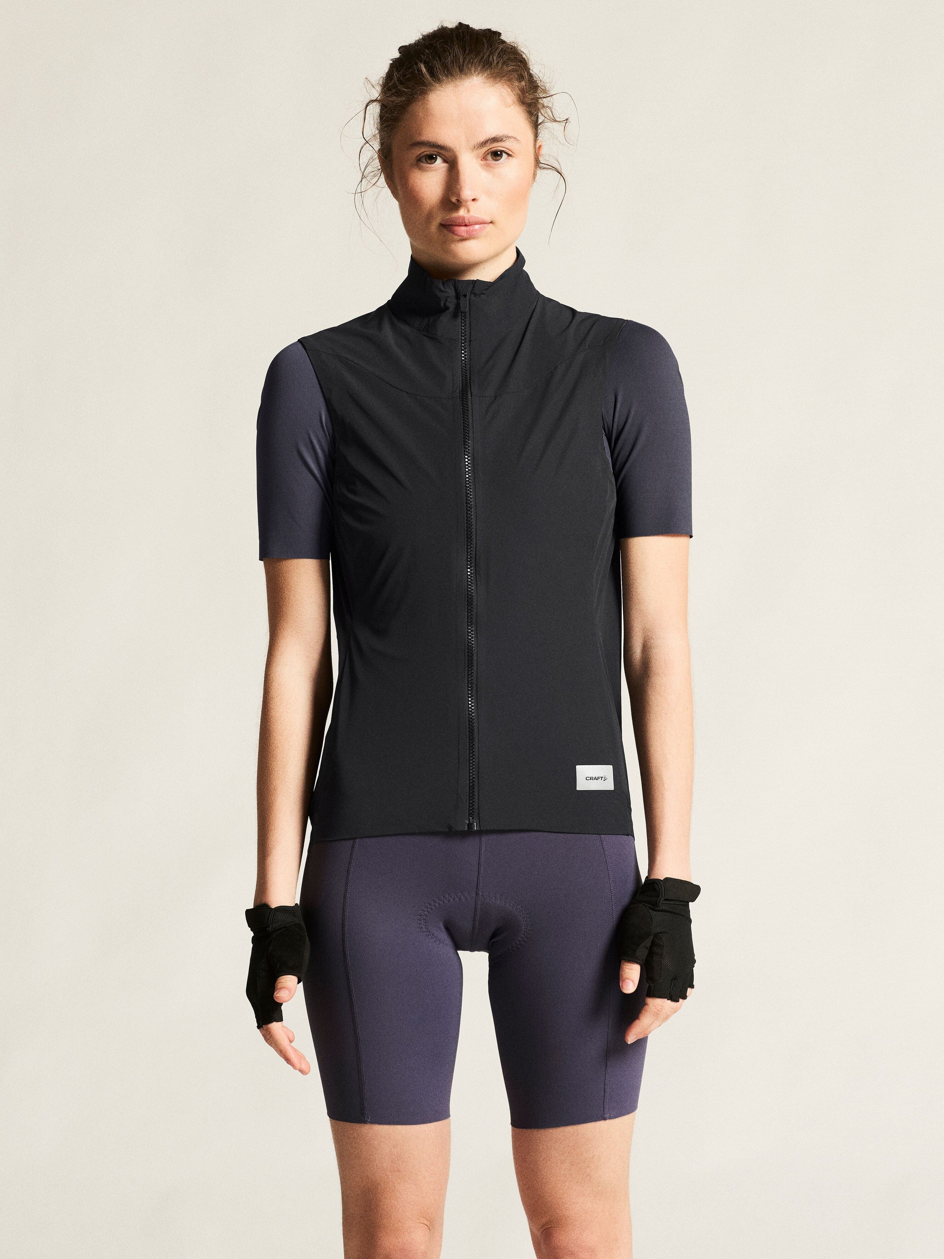 Women's Endur Light Wind Vest - Black - Image 2