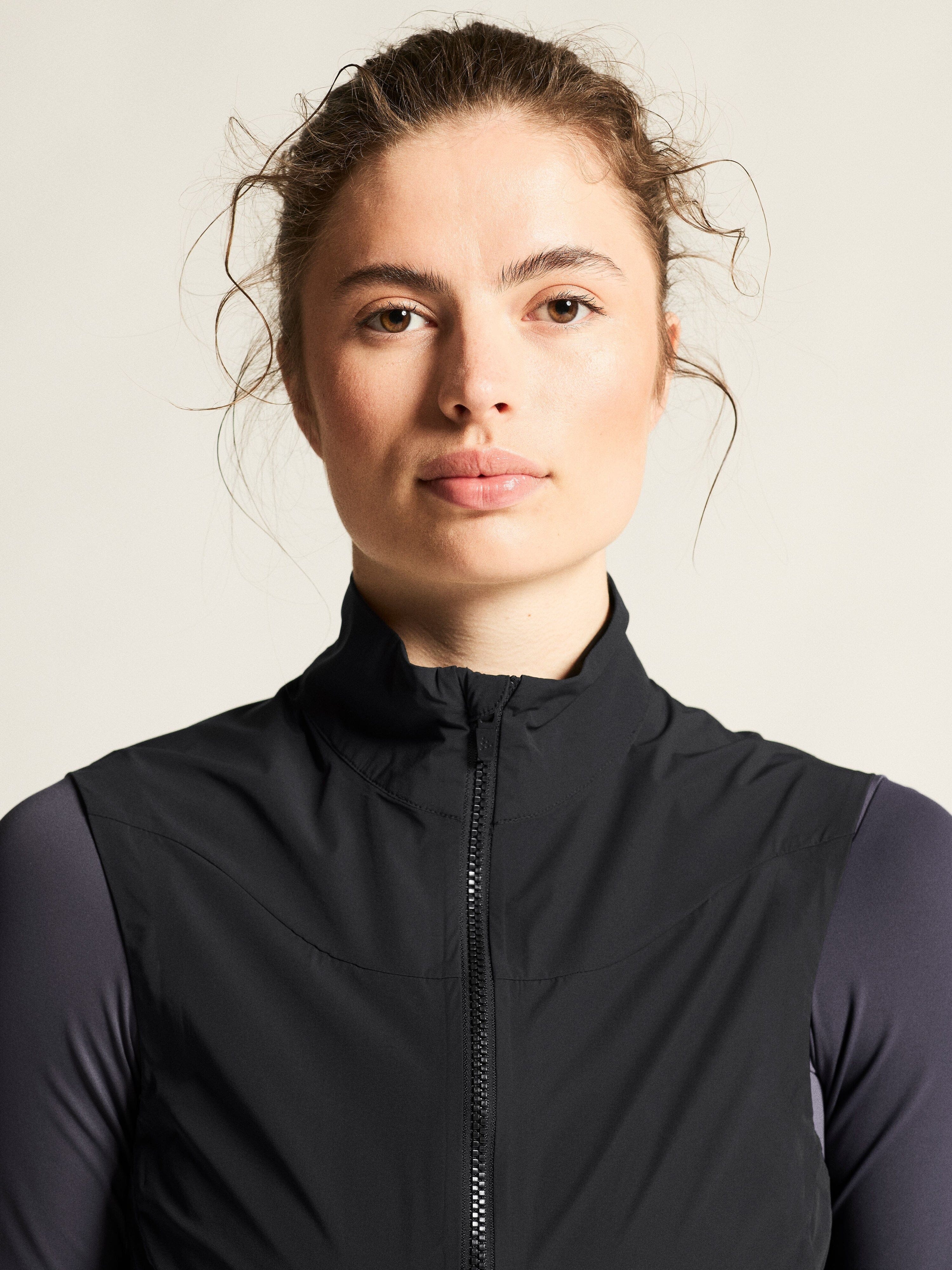 Women's Endur Light Wind Vest - Black - Image 3
