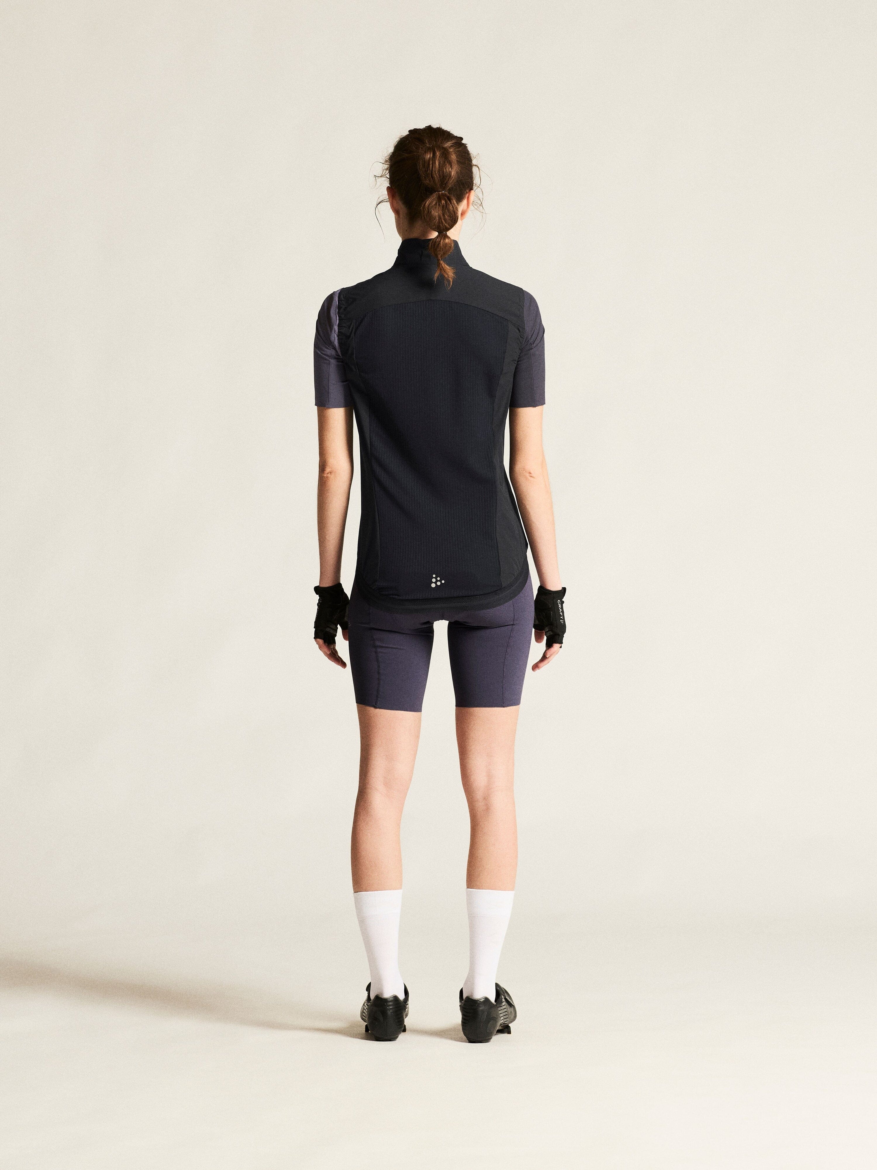 Women's Endur Light Wind Vest - Black - Image 7