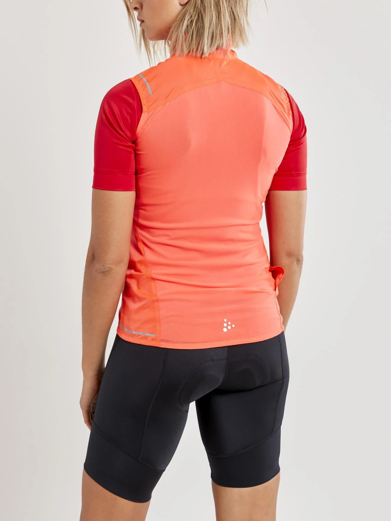 Women's Essence Light Wind Cycling Vest - SHOCK - Image 2