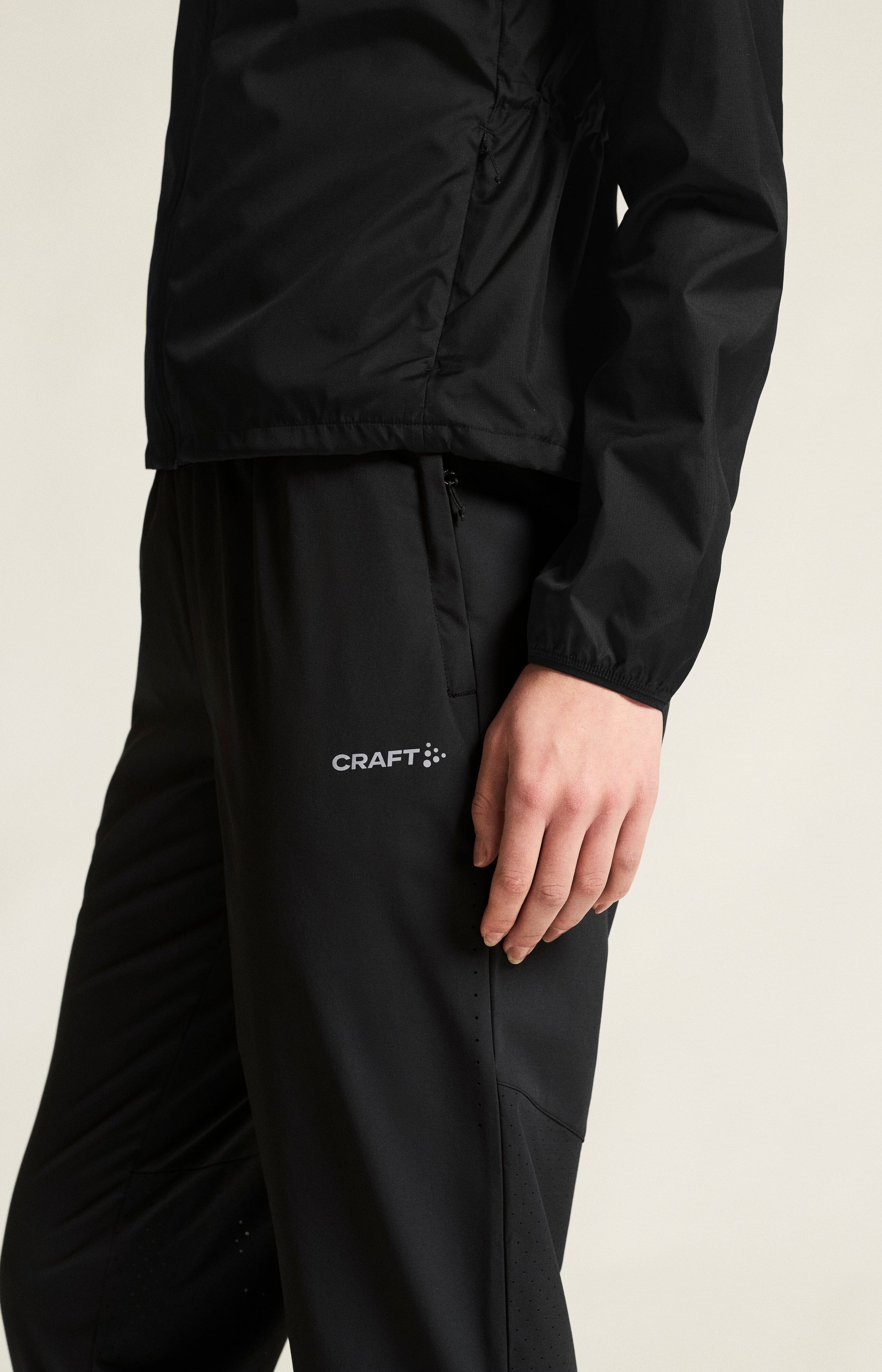 Women's Essence Training Pants 3 - Black - Image 4