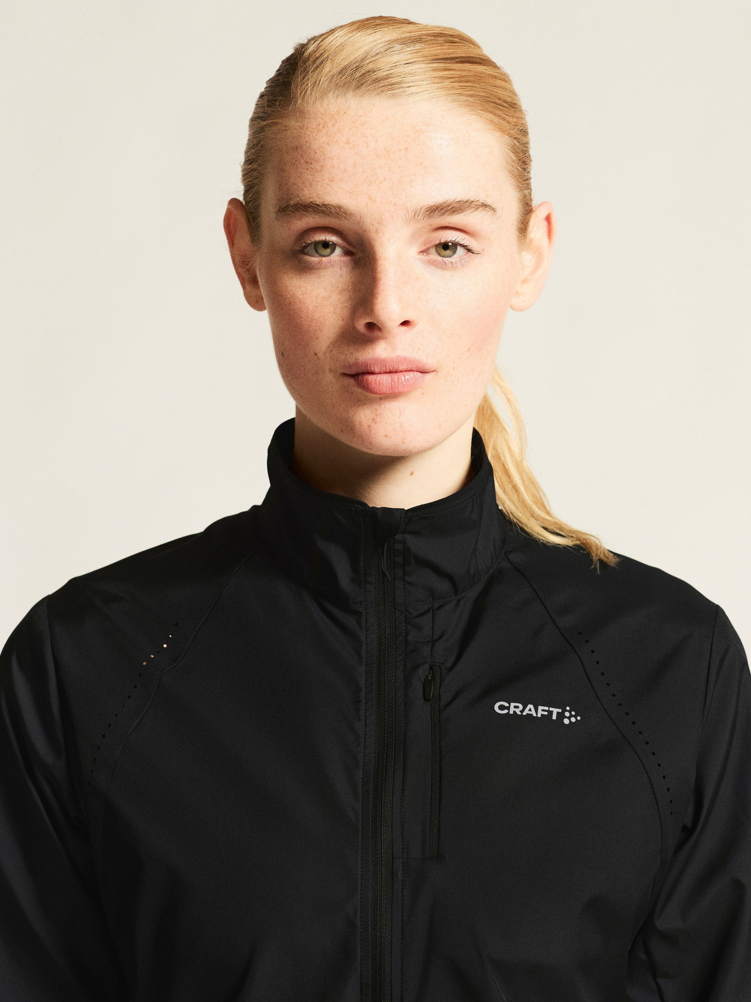 Women's Essence Wind Jacket 2 - Black - Image 3