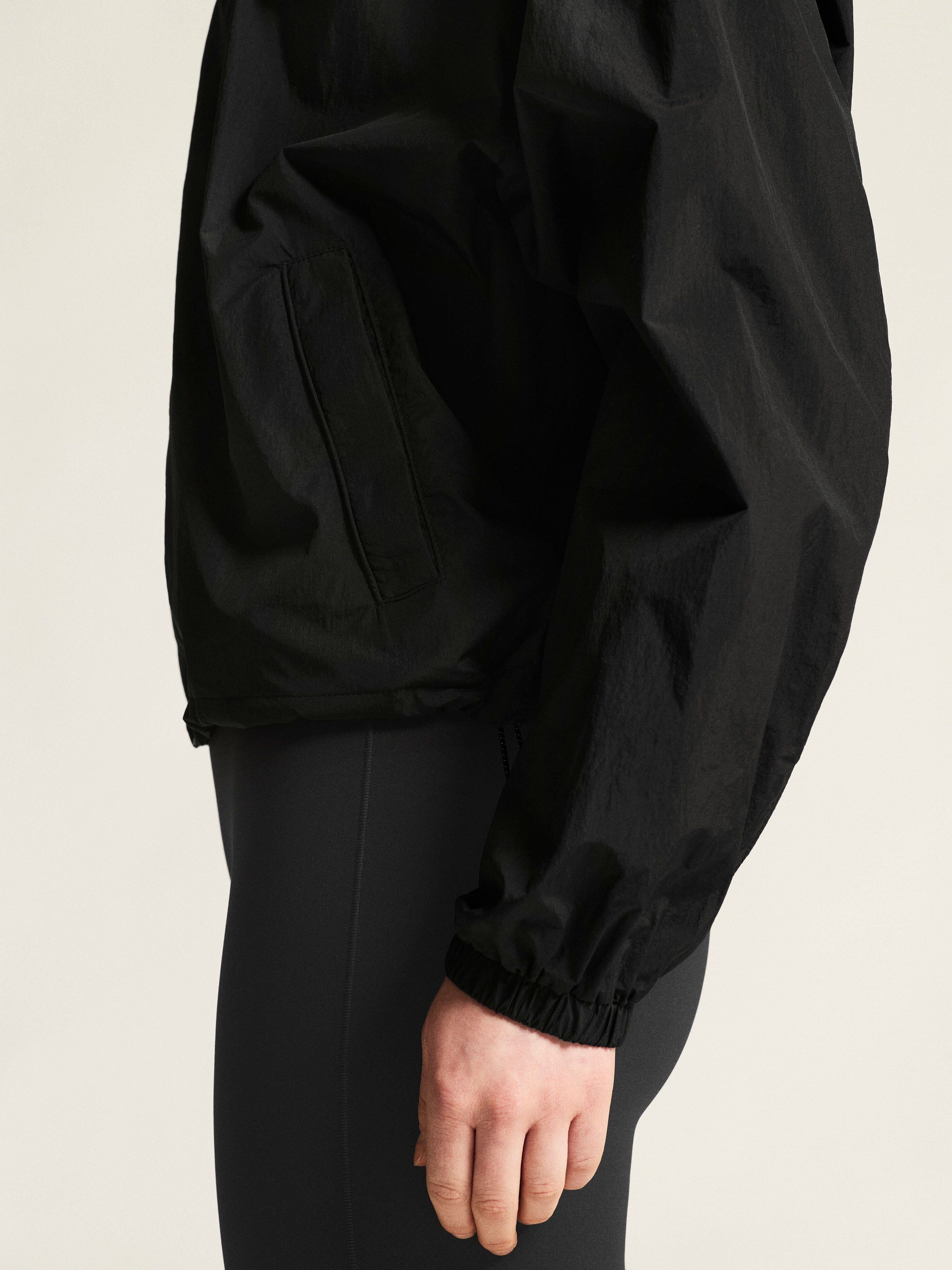 Women's Hypervent Oversized Wind Jacket - Black - Image 4