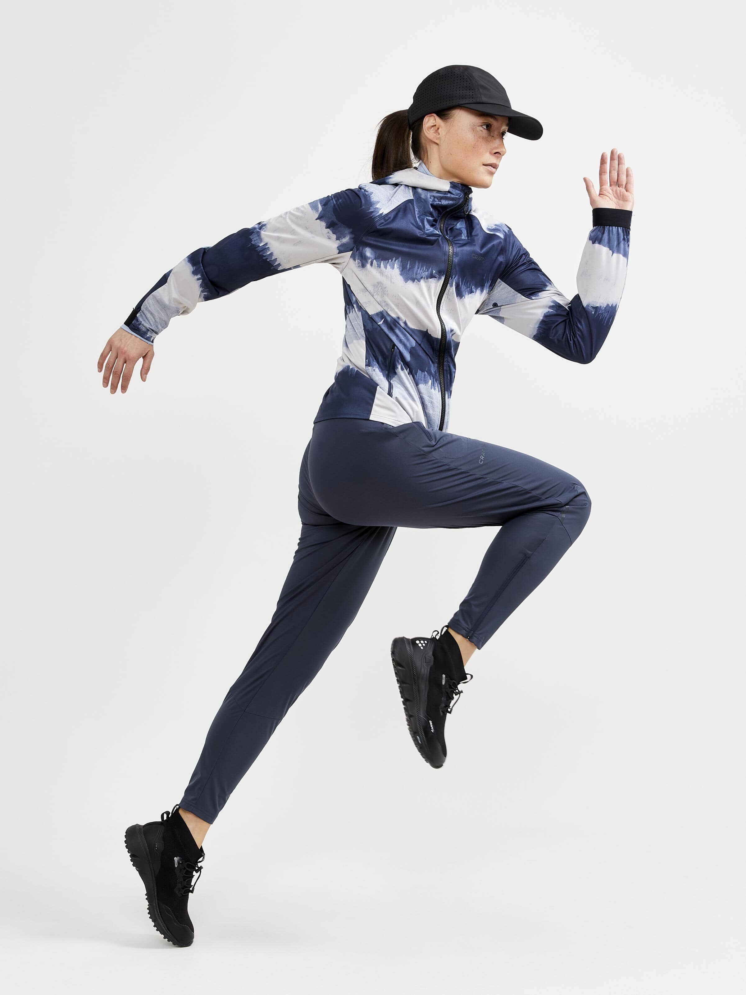 Women's Pro Hydro Running Jacket 2 - BARK-MULTI - Image 38
