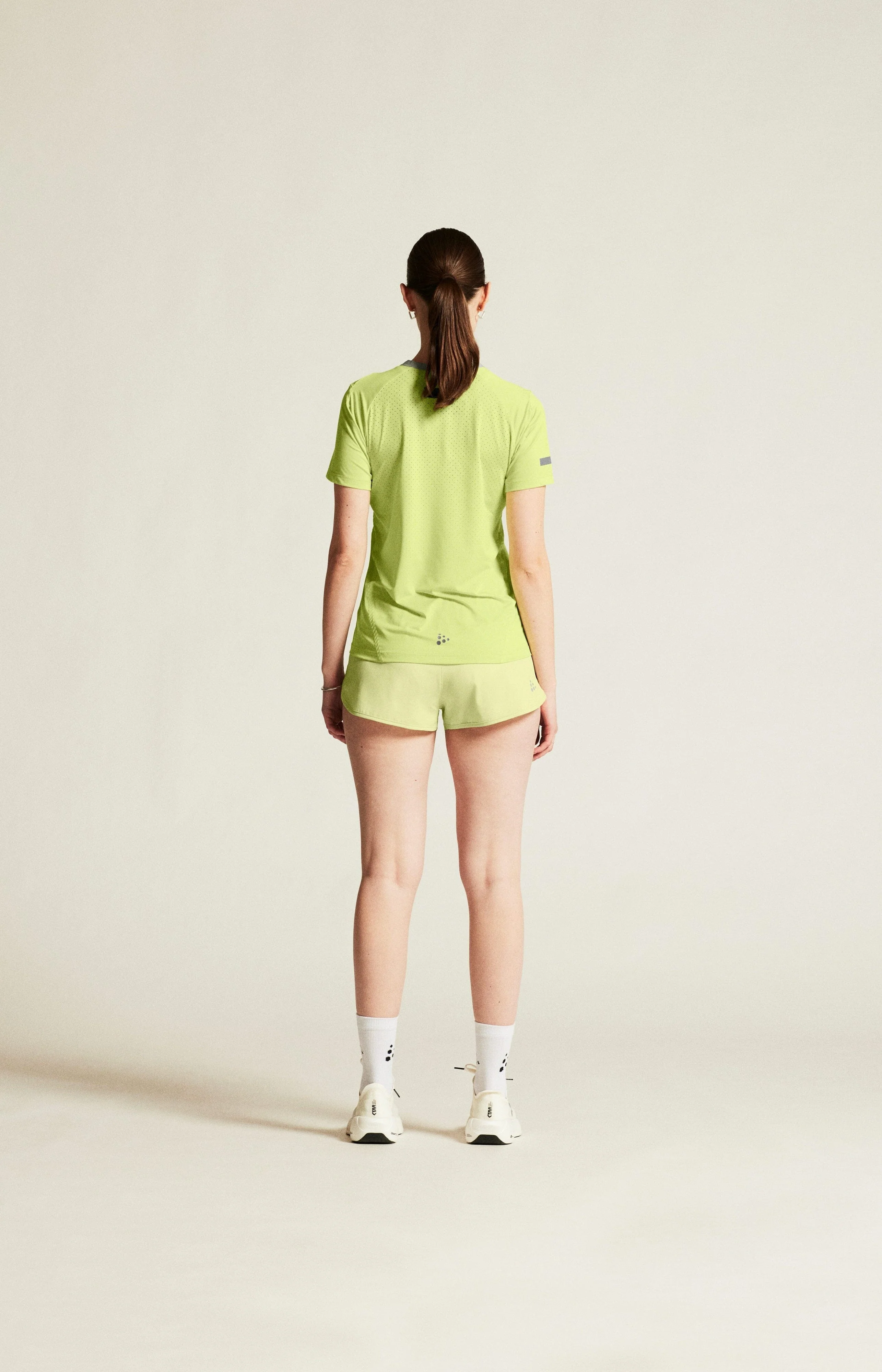 Women's Pro Hypervent Running Tee 2.0 - Black - Image 17