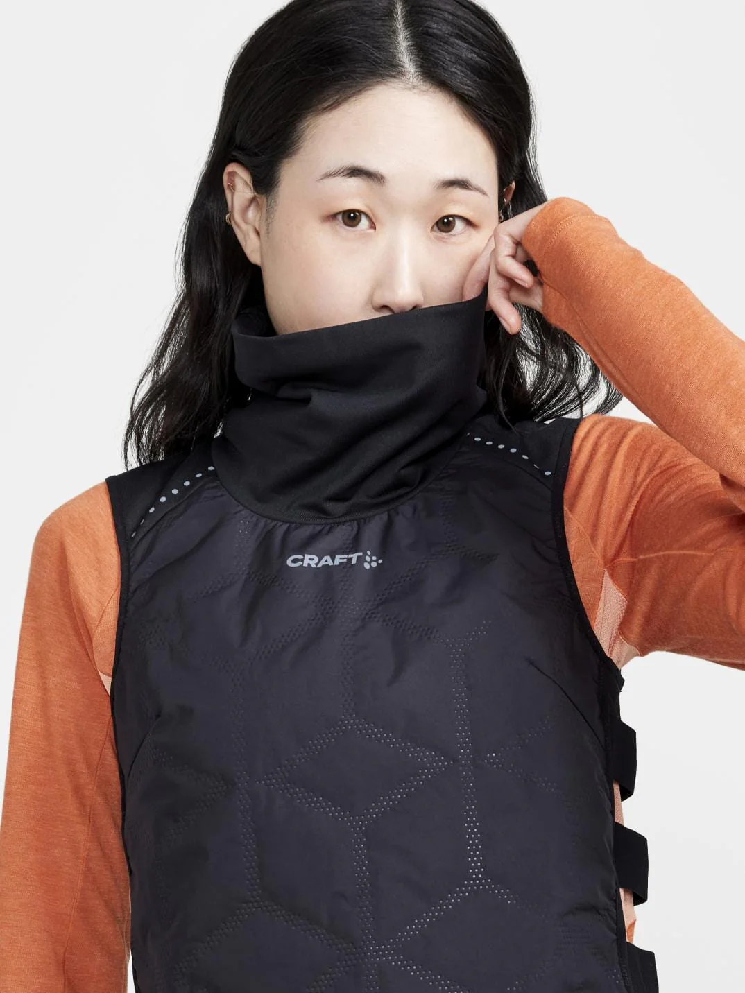 Women's SubZ Running Vest 3 - Black - Image 3