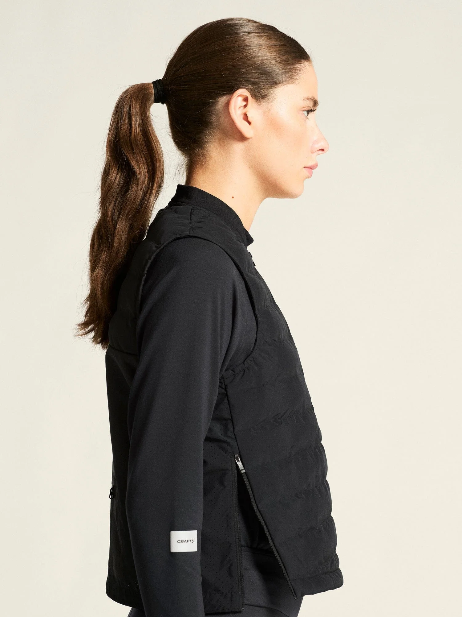 Women's SubZ Running Vest 5 - Black - Image 4